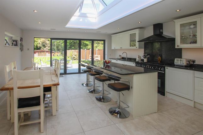 3, Nags Head Lane, Brentwood photo 3