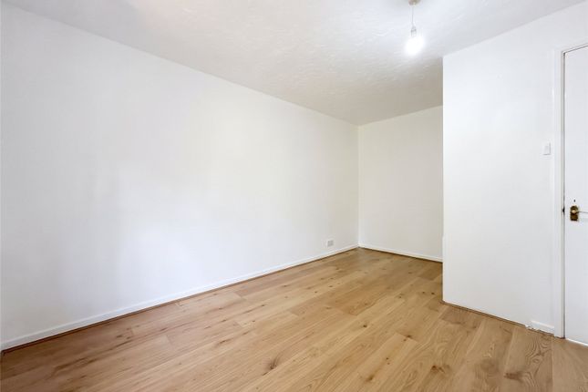 30, Evelyn Denington Road, London photo 4