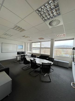 Office to let in St. James House, Oldbury, Bracknell