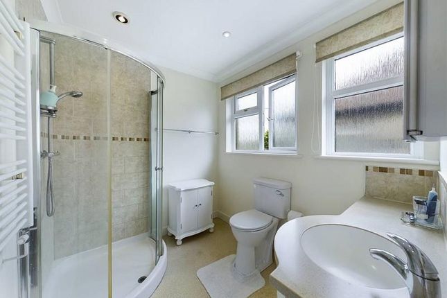 Manor Way, Cardiff photo 4