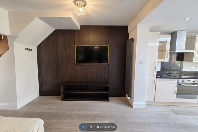 Becontree Avenue, Dagenham photo 5