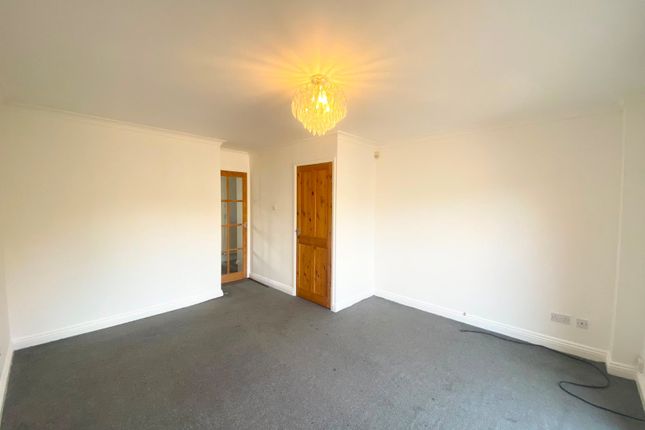 7, Eaton Square, West Yorkshire photo 2