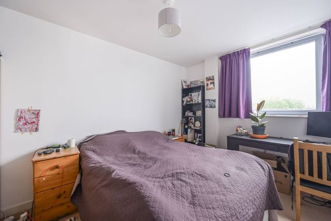 Thumbnail Flat to rent in Cable Street, Wapping, London