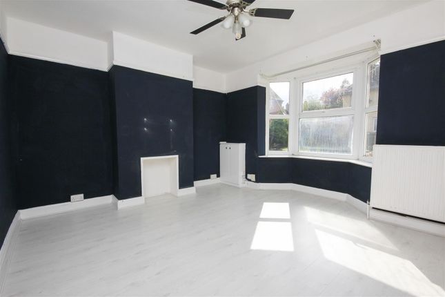 41, Ashfield Road, Wellingborough photo 4