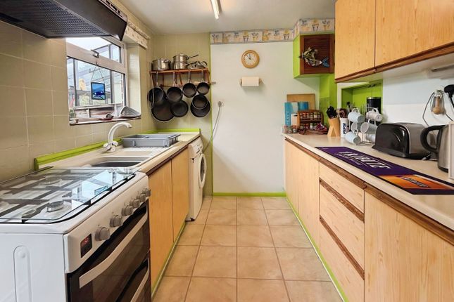 8, Shields Crescent, Castle Donington photo 2