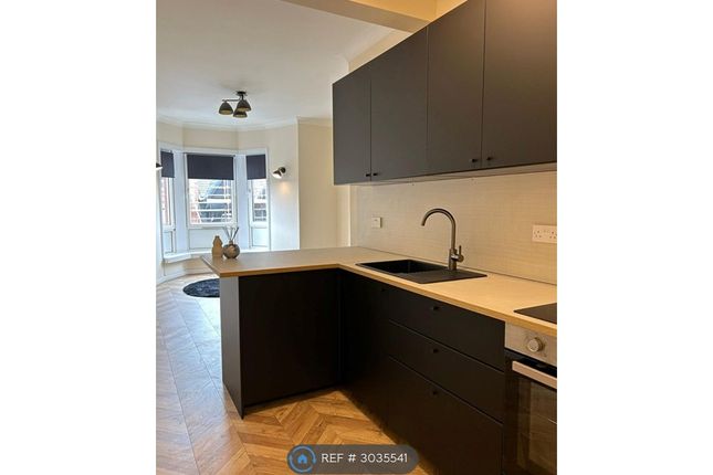 Flat, Main Street, Uddingston photo 3