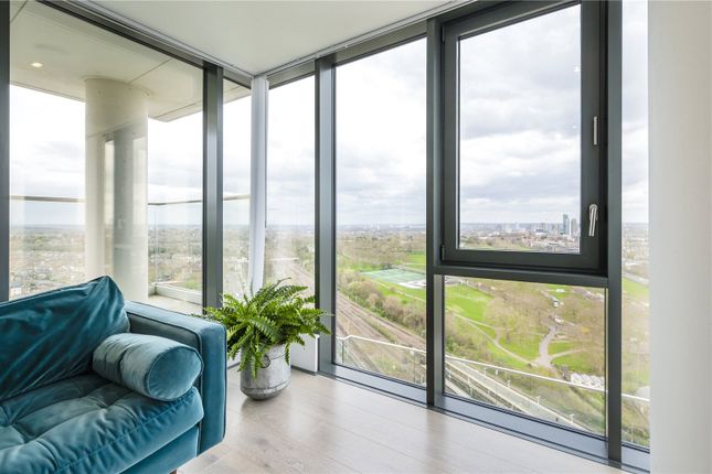 Flat for sale in City North Penthouse, City North Place, Finsbury Park