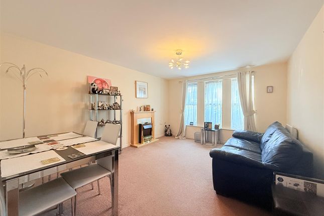 25, Cravenwood, Ashton-Under-Lyne photo 2
