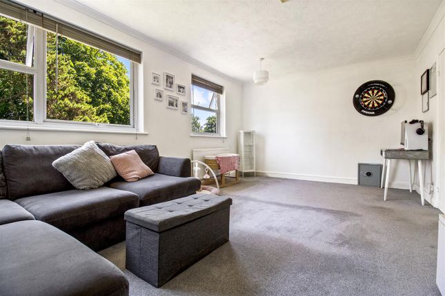16, Eaton Court,, Worthing photo 4