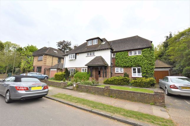 Thumbnail Detached house to rent in Cedars Close, London