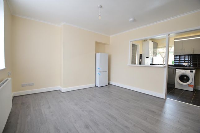 15, St. Elmo Crescent, Slough photo 4