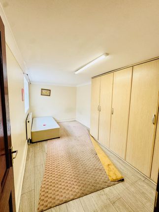 52 Station Road, London photo 2