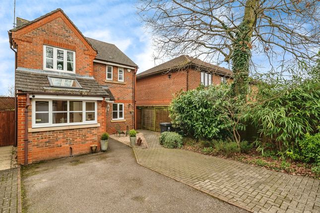 Thumbnail Detached house for sale in Hamlet Close, Bricket Wood, St. Albans