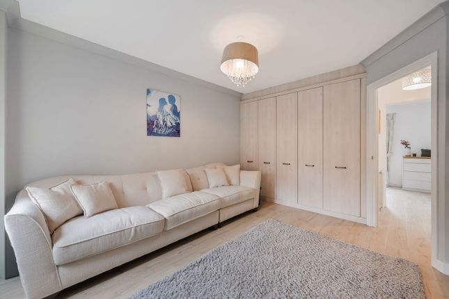 15, Killick Road, Horley photo 4