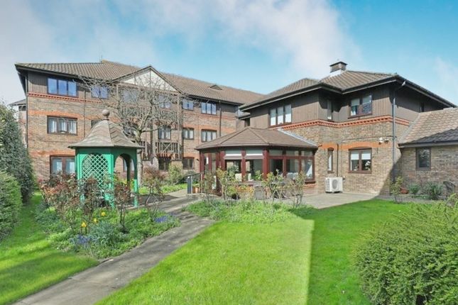 Flat 47, Winningales Court, Vienna Close, Clayhall photo 3