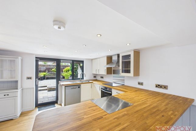 4 Castle Street, Wrexham photo 4