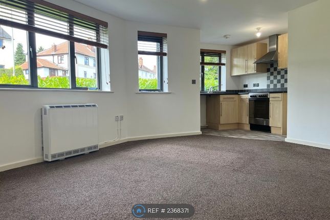 3 Bed Flat With Open Plan Living Space.