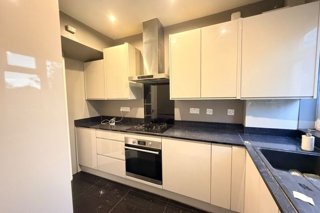 Bramdean Crescent, London photo 3