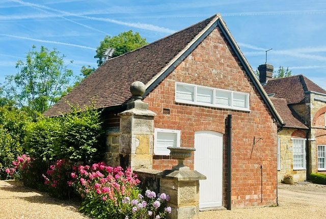 1-bed house on Tunbridge Wells, £1,595/mo