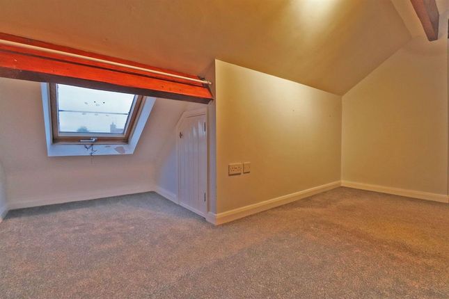 Flat 2 8 Bedford Road East, Northampton photo 4