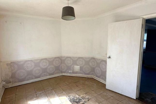 21, Grovehurst Avenue, Sittingbourne photo 2