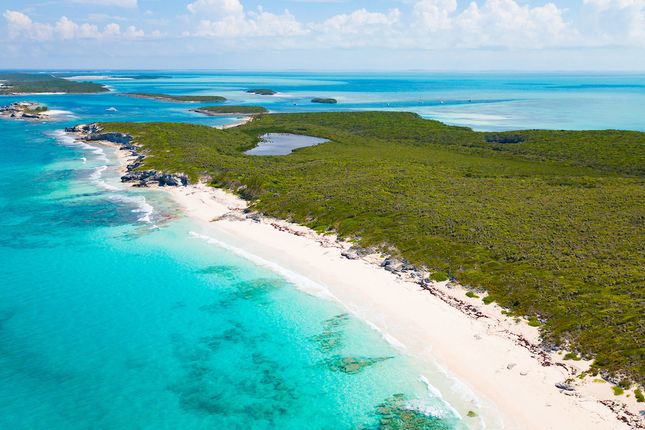Land for sale in Hoffmann's Cay, The Bahamas