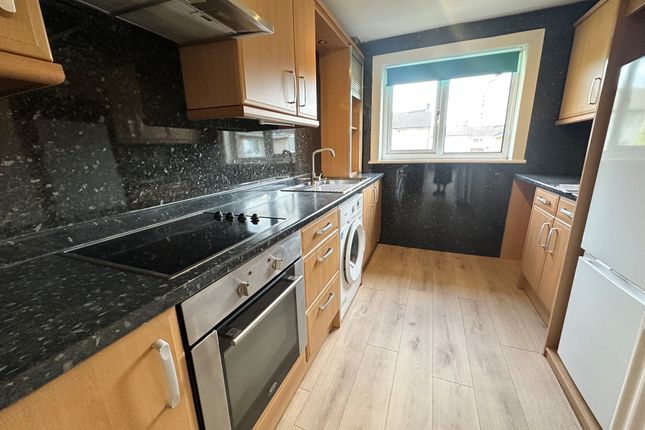 32, Glasgow photo 3