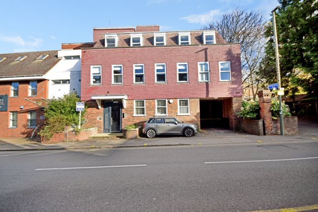 Thumbnail Studio to rent in Chertsey Street, Guildford