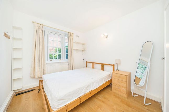 Flat 2, Spencer House, Wimbledon Park Side, London photo 4