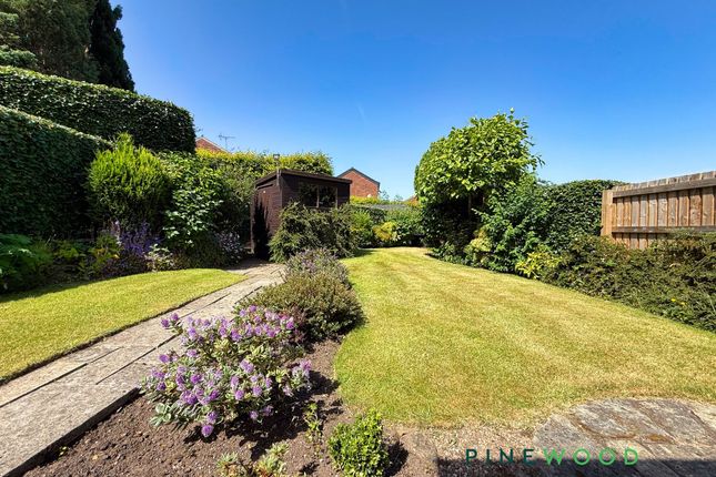 3 Garth Way, Dronfield photo 2