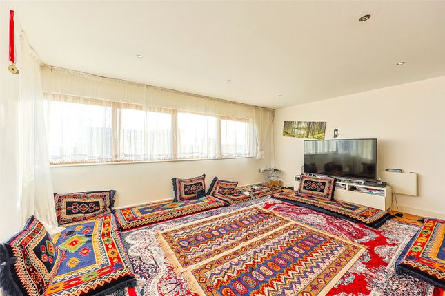 Flat 42, Pinnacle House, 15, Heritage Avenue, Colindale photo 4