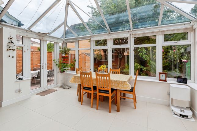 7, Ferrers Close, Slough photo 4