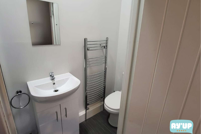 Room 5, 15 Greasbrough Road, Rotherham photo 5