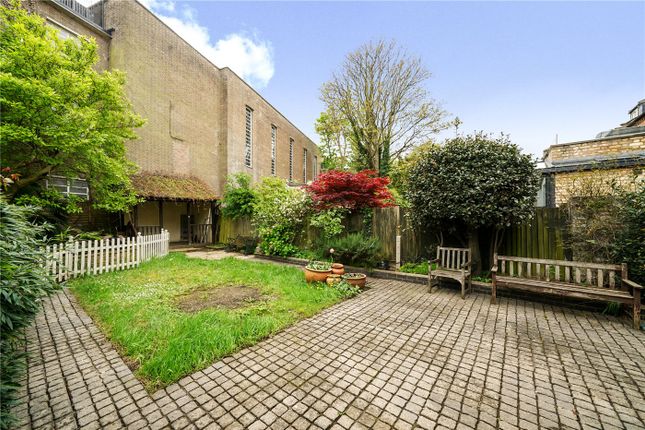 Terraced house for sale in Weston Park, London