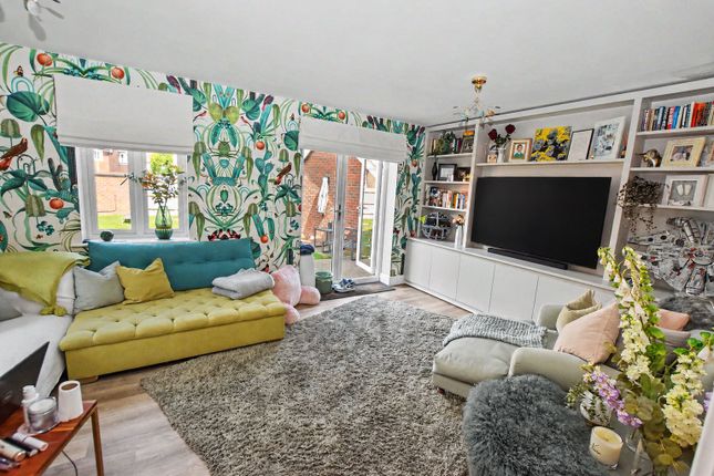 35, Rowden Way, Hampshire photo 2