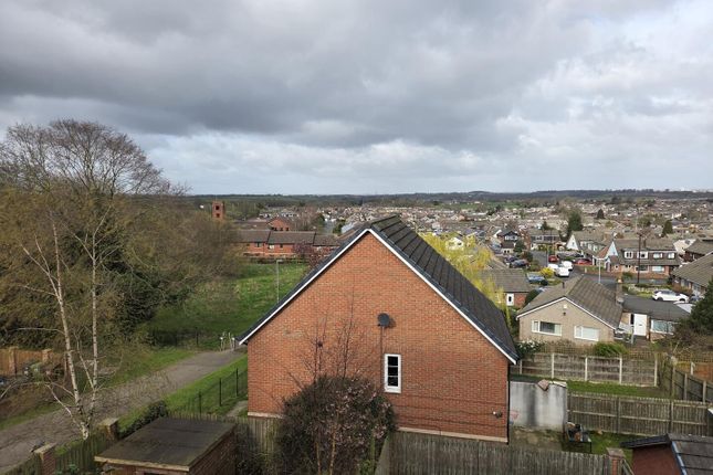 39, Bluebell Avenue, Leeds photo 2