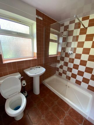 2 Greenfield Lane, Doncaster photo 5
