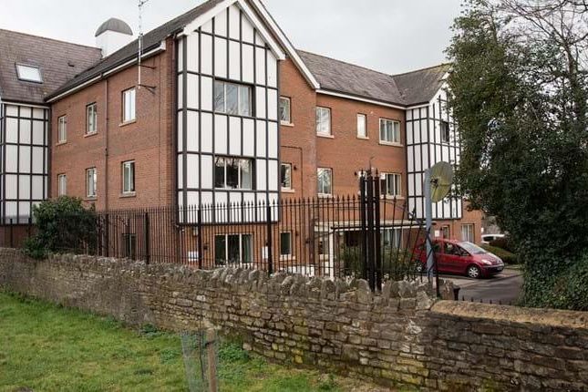 Thumbnail Flat to rent in Charlotte Mews, Swindon