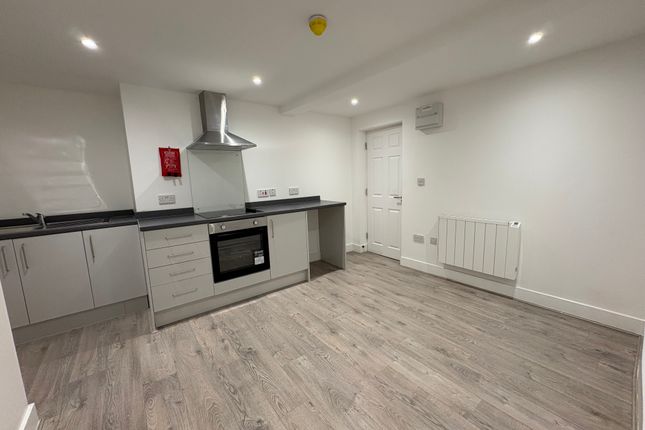 Flat 2, Sackville St, Bradford photo 2