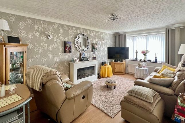 22, Farm Close, Scunthorpe photo 2