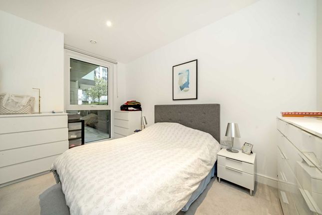 Flat 13 Beaulieu House, Sovereign Court, Glenthorne Road, London photo 4