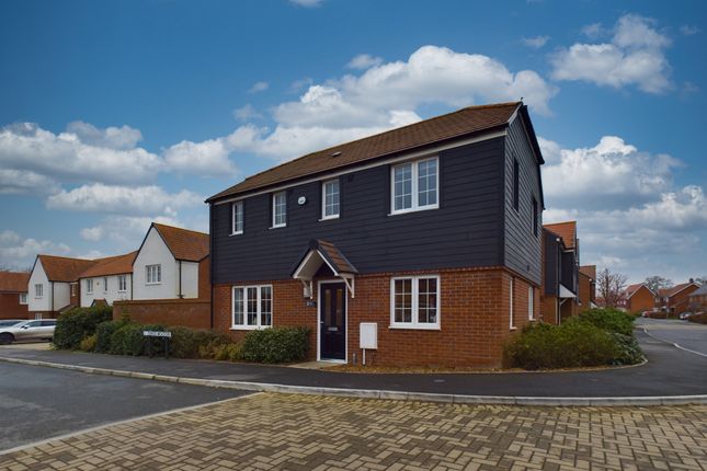 Thumbnail Detached house for sale in Dukes Meadow, Tadley