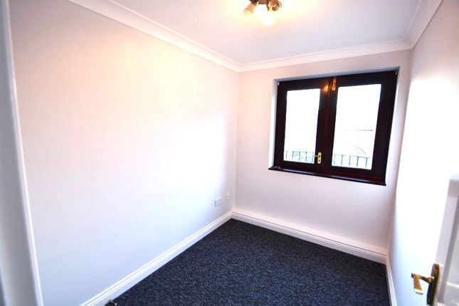 Flat 6 Jacobs Court, 88-90, West Street, Hampshire photo 5
