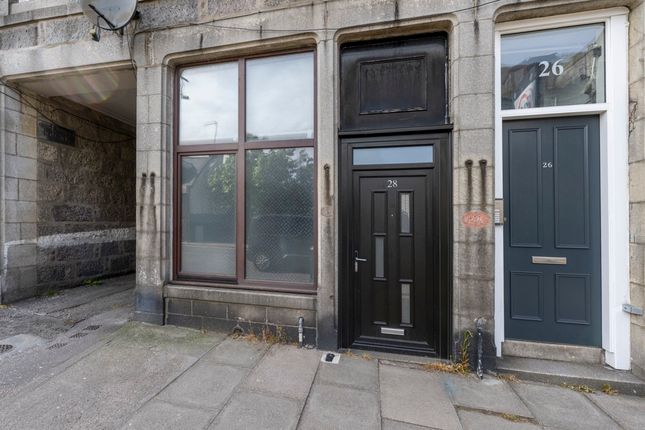 1-bed flat on 28, Rosemount Place, Aberdeen, £70,000