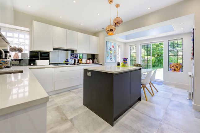 93, Meadway, London photo 4