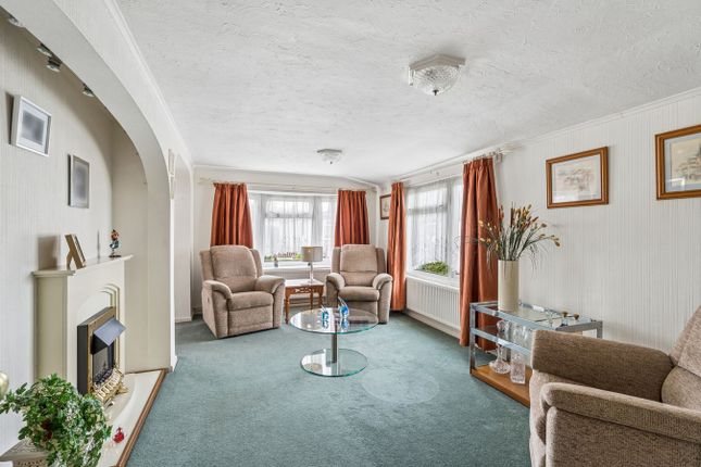 8, Orchards Residential Park, Slough photo 4