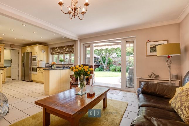 1A, Stanmore Way, Loughton photo 3