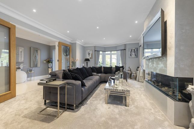 1, Kenmore Close, Epsom photo 3