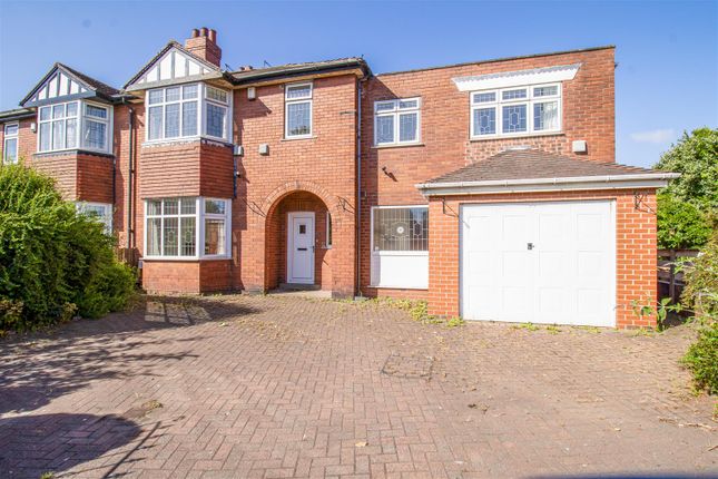 6-bed house on 21, Leeds Road, Wakefield, £270,000