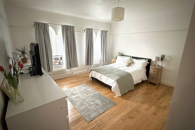 Flat A3, San Remo Towers,, Sea Road, Bournemeouth photo 4